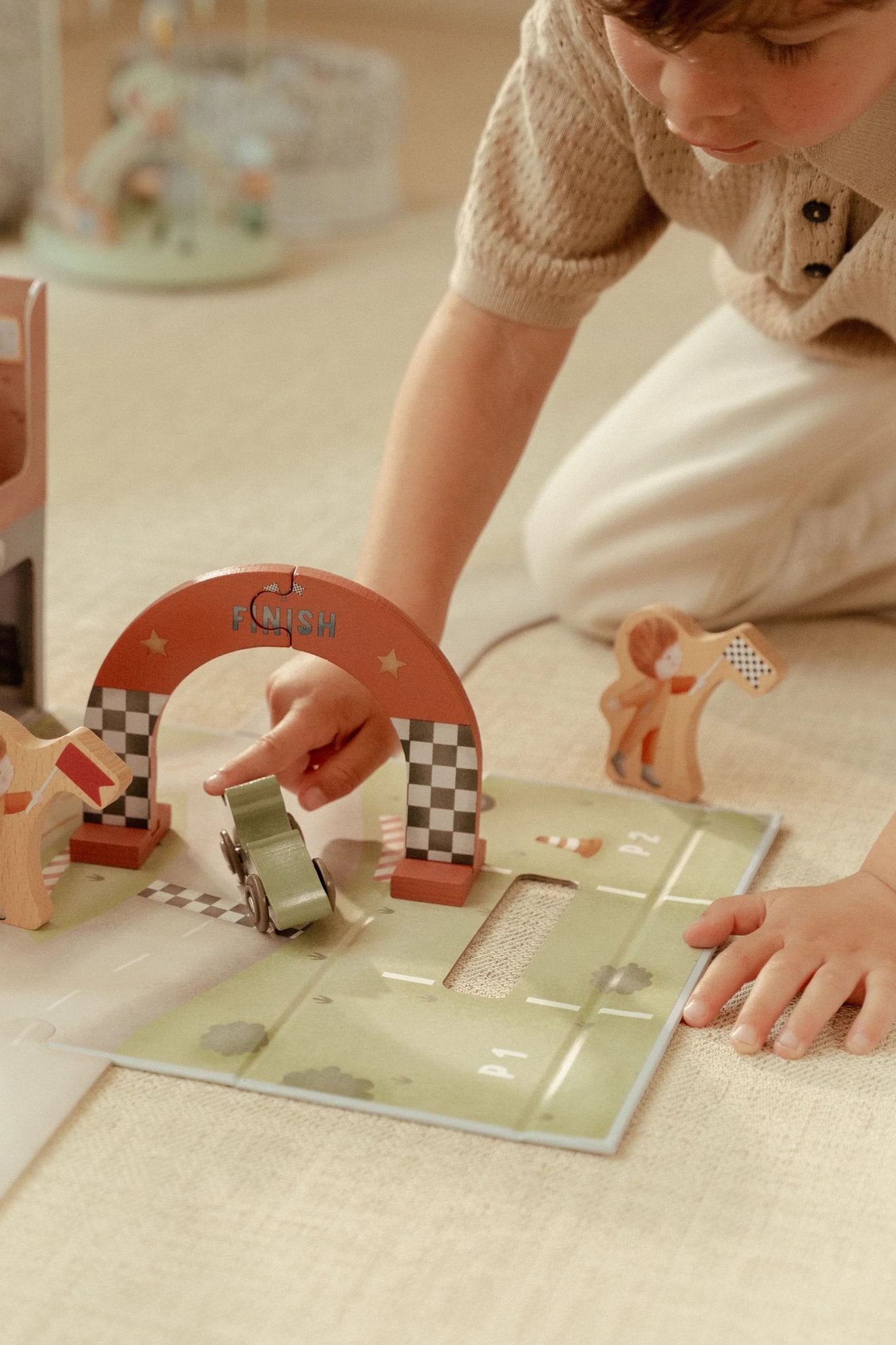 Little Dutch - Spielkoffer mit Rennbahn